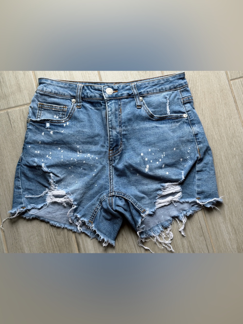 HH Jeans Distressed Denim Shorts with White Paint Splatter, Size Small